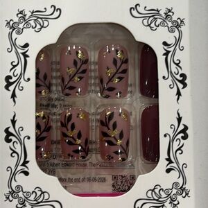 Beautiful Press-on nails